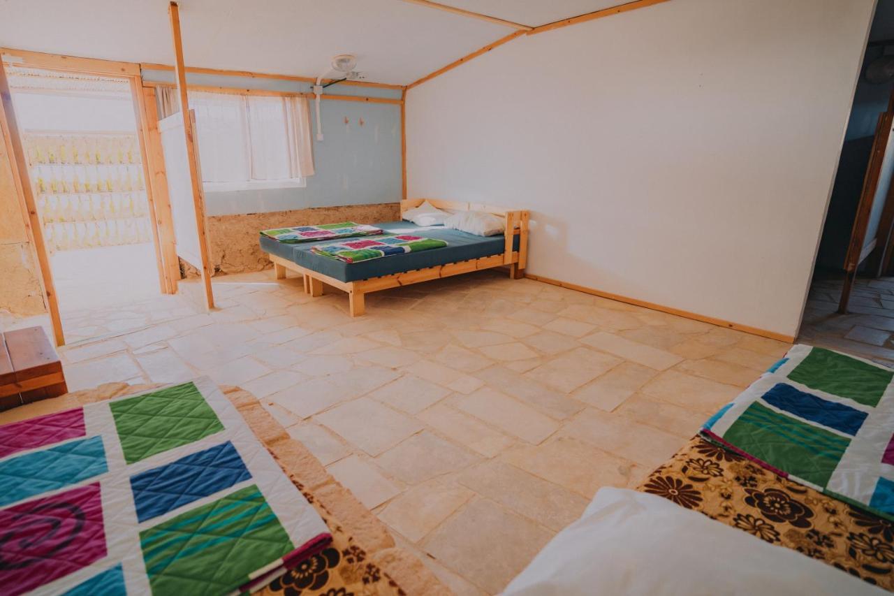 Вилла Desert Shade Camp חוות צל מדבר Мицпе-Рамон Экстерьер фото