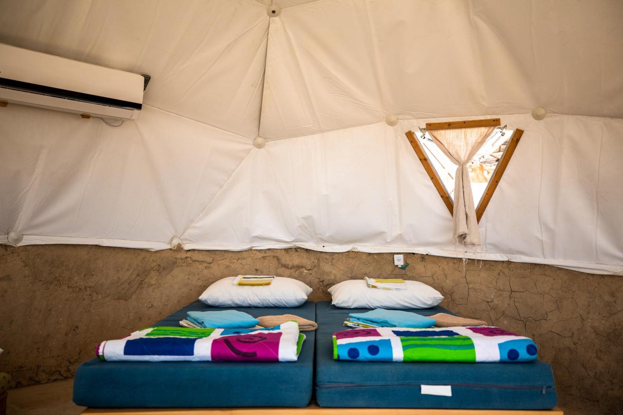 Вилла Desert Shade Camp חוות צל מדבר Мицпе-Рамон Экстерьер фото