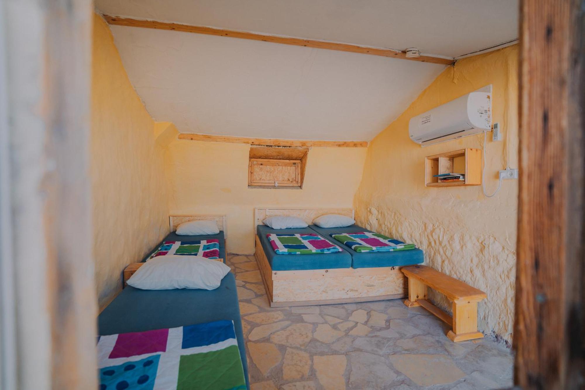 Вилла Desert Shade Camp חוות צל מדבר Мицпе-Рамон Номер фото